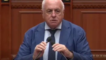 Tritan Shehu: Siguria kombëtare është ‘shtrirë për tokë’, e shkelur nga krimi e Vuçiç