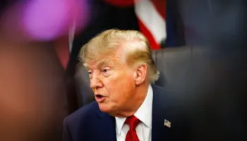 Trump paralajmëron Iranin: Ose marrëveshje, ose do t’ju shkatërrojmë