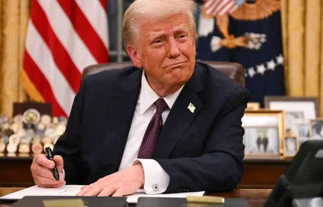 Trump publikon 25 “arritjet” e mandatit të tretë, nga emigracioni te bllokimi i armëve bërthamore të Iranit