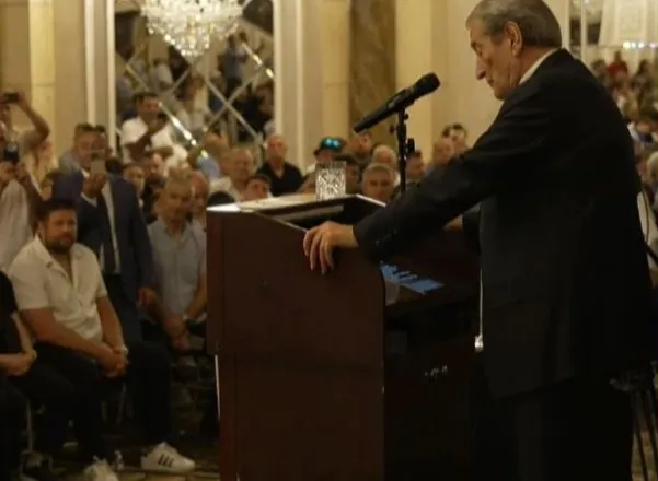 Tubim kundër Berishës në SHBA, protestuesi: Është ‘non grata’ për shqiptarët e Amerikës, jemi sulmuar e kërcënuar