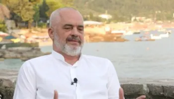 Turizmi në gusht shënon rritjen më të dobët që nga pandemia, hyrjet e të huajve rriten vetëm 2%