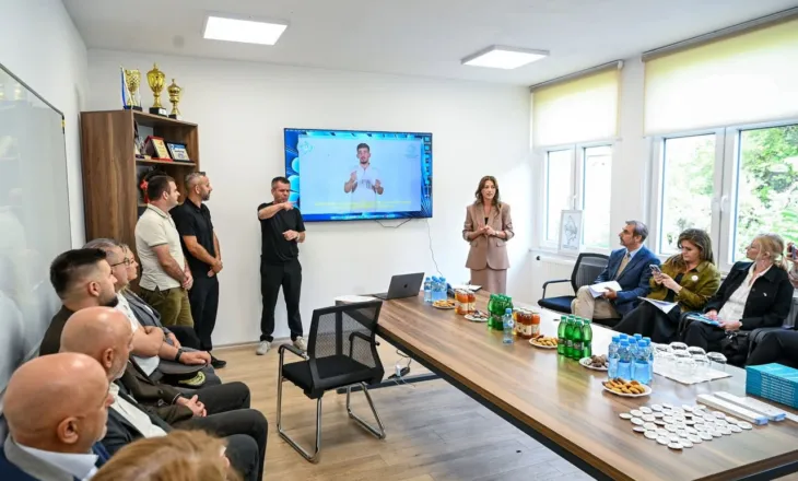 U.D. Presidentja Haxhiu mori pjesë në hapjen e Javës Ndërkombëtare të Personave të Shurdhër