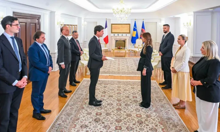 U.D. Presidentja Haxhiu pranoi letrat kredenciale të Ambasadorit të ri të Republikës së Francës në Republikën e Kosovës, z. Jean-François Huchet