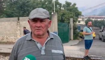 “U dogj shtëpia dhe ferma me lopë”, banorët e Levanit të alarmuar: S’kemi parë ndonjëherë zjarr të tillë