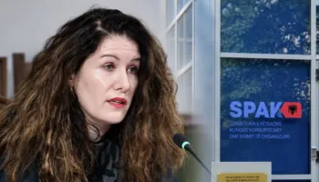U vendos “arrest shtëpie” për ish-kreun e SHISH, Vlora Hyseni paraqitet sot në Gjykatën e Posaçme