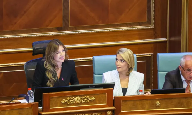 U zgjodh kryetare e Kuvendit, Albulena Haxhiu shtyn seancën konstituive për të premten