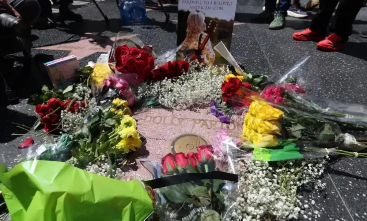 Vandalizohet ylli i Dolly Parton në Hollywood, do të zëvendësohet këtë javë