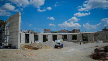 Vazhdojnë punimet për ndërtimin e Qendrës Kulturore në Skënderaj