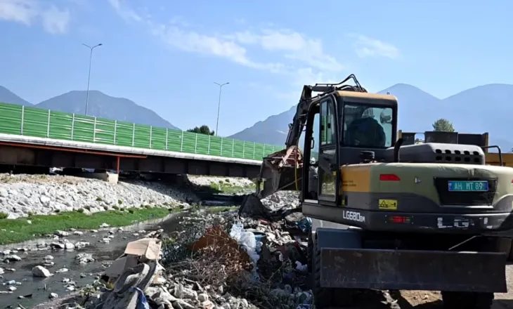 Veliaj mori drejtimin e Bashkisë nga qelia, nis pastrimi i Tiranës! Ndërhyrje në Bregun e Lumit dhe Urën e Kamzës (VIDEO)