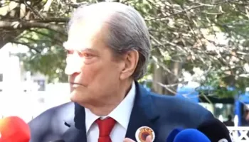 Vendimi i Hagës për ish-krerët e UÇK-së, Berisha akuza Ramës: Po fshihet! Ka bërë punët e Vuçiçit për ‘Kosovën’