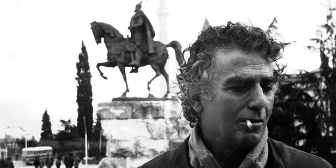 Vepra e ndaluar e Petro Markos, një nga arsyet: “Figura e Enver Hoxhës del e dobët”