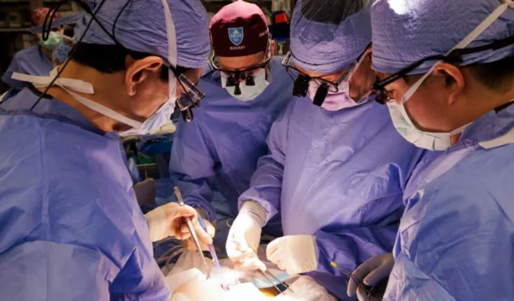 Veshka e transplantuar e derrit funksionoi te njeriu për një rekord prej 271 ditësh –