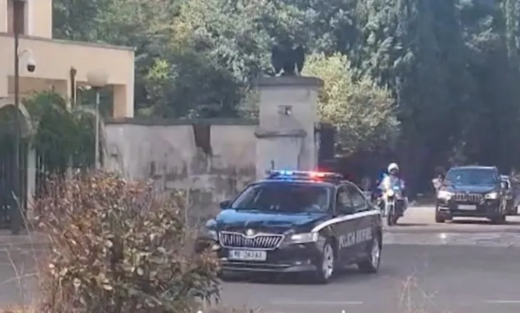 VIDEO/ Ambasadori i SHBA merr zyrtarisht detyrën, Eric Wendt i dorëzon letrat kredenciale Begajt! Momenti kur largohet nga Pallati i Brigadave pas gati 2 orësh takimi
