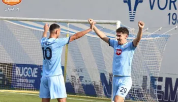 VIDEO/ Dinamo-Partizani prodhon 6 gola, festojnë dinamovitët