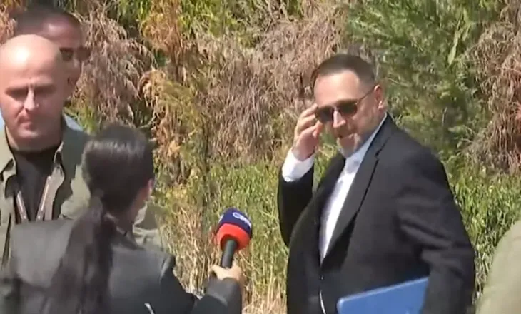 VIDEO/ Ermal Nufi i ikën si ‘Raketë’ pyetjeve të Syri Tv, hesht për audiopërgjimin për trafik armesh