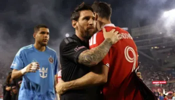 VIDEO/ Messi vazhdon të shkëlqejë në SHBA, takimi special me Levandovskin, në fund ndahen në ‘paqe’!