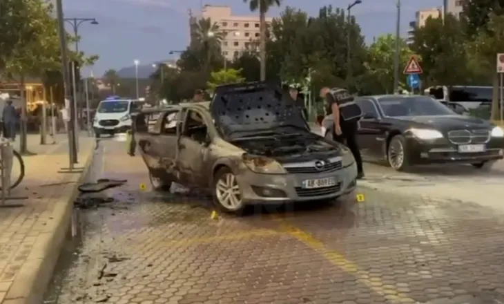 VIDEO/ Shpërthen në flakë makina e drejtoreshës së Bashkisë Elbasan