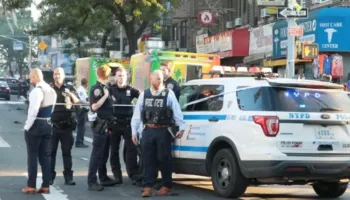 VIDEO/ Terror në Paradën e Brooklyn në SHBA, një person sulmon me thikë në shesh, të paktën 3 të plagosur! Shikoni pamjet