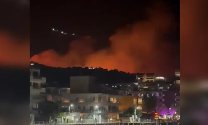 VIDEO/ Zjarr masiv në Himarë, era e fortë favorizon përhapjen e flakëve, rrezikohet qyteti