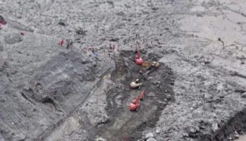 Vijon operacioni i shpëtimit 24-orësh nga rrëshqitja e dheut në Kinë, rihapet rruga kryesore!