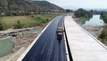 Vijon puna për rrugën Elbasan-Rrogozhinë, Rama: Realizimi fizik ka arritur në 87%