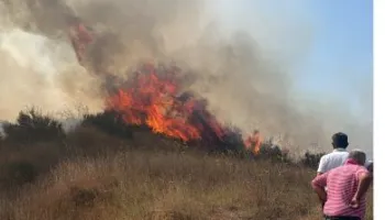 Vijon zjarri në fshatin Bago të Kavajës, rrezikohen tre banesa