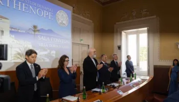 Vizita Napoli, Rama publikon fotot nga ceremonia e inaugurimit të Konsullatës së Nderit të Shqipërisë! Zbulon edhe dhuratën e veçantë që mori