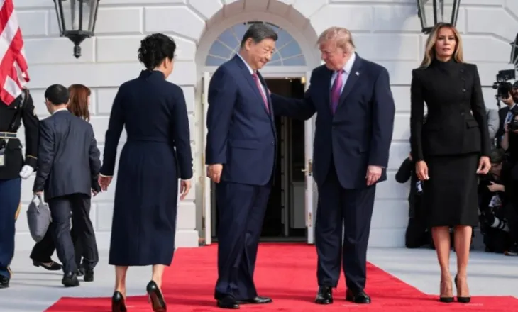 Vizita shtetërore e Xi Jinping në SHBA, presidenti kinez mbërrin në Shtëpinë e Bardhë, pritet nga Trump dhe Melania (VIDEO)