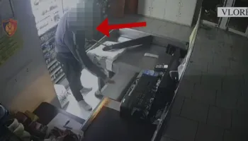 Vlorë/ Theu xhamin dhe vodhi kasën e supermarketit, arrestohet 32-vjeçari