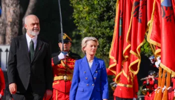 Von Der Leyen mbërrin të mërkurën në Tiranë, takon Ramën dhe Begajn