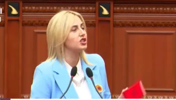 ‘Votoni rezolutën, mjaft me thika pas shpine Kosovës’, Zhupa: Silleni me shqiptarët si pushtuesi serb