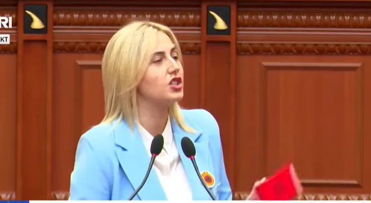 ‘Votoni rezolutën, mjaft me thika pas shpine Kosovës’, Zhupa: Silleni me shqiptarët si pushtuesi serb