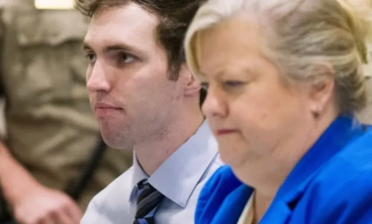 Vrasja e Charlie Kirk, gjykata vendos nëse 23-vjeçari do të përballet apo jo me dënimin me vdekje!