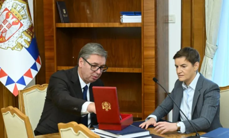 Vuçiç i dorëzon detyrën Ana Brnabiç, kryetarja e Kuvendit merr përkohësisht drejtimin e Presidencës