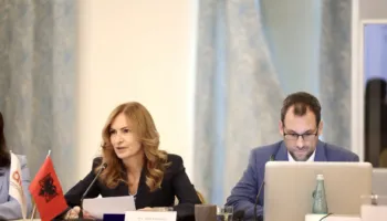Xhemali takim me shoqëritë e sigurimit për projektligjin “Për veprimtarinë e sigurimit dhe risigurimit”