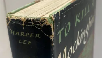 Zbulohet rastësisht një botim i rrallë i “To Kill a Mockingbird” në një librari bamirësie