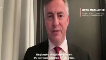 “Zgjerimi ndihmon Unionin”- McAllister: BE të njohë arritjet e vendeve që ecin përpara me reformat, të mos i jap hapësirë vendeve të treta në rajon