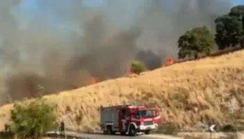 Zjarr i madh mbi zonën e Llamanit në Himarë