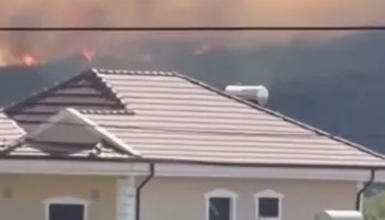 Zjarr i madh në Meselim të Shkodrës, kërkohen ndërhyrje nga ajri, flakët po përhapen me shpejtësi