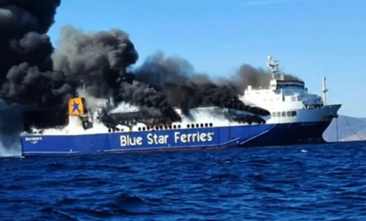 Zjarr i madh në një traget pranë Mykonos, evakuohen 29 persona/ Flakët nisën nga një kamion