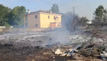Zjarr në Bilaj të Krujës, flakët afrohen pranë banesave