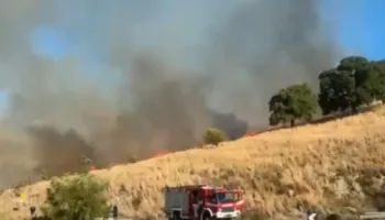 Zjarr në Llaman të Himarës, flakët po përhapen me shpejtësi për shkak të erës së fortë