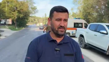 “Zjarri në Fier vijon të jetë kritik”, Shefi i Mbrojtjes Civile: Janë evakuuar disa familje, ndërhyrje nga toka dhe ajri