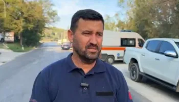 Zjarri në kodrat e Radostinës, shefi i Mbrojtjes Civile në Fier: Kemi evakuuar 7-8 familje, s’ka banesa të djegura