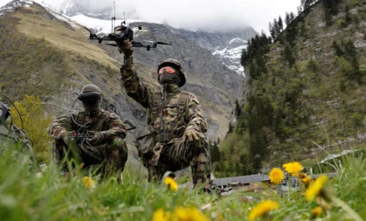 Zviceranët refuzojnë neutralitetin më të rreptë, ruhet bashkëpunimi me NATO-n