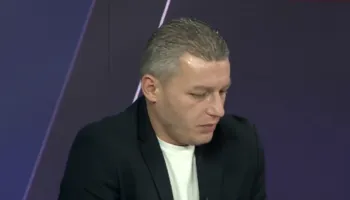 Zyrtari socialist kritikon mentalitetin e punës: Jashtë bëjnë dy punë, këtu pinë kafe