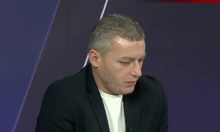 Zyrtari socialist kritikon mentalitetin e punës: Jashtë bëjnë dy punë, këtu pinë kafe