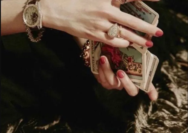12 shenjat e horoskpit, ja çfarë ju pret në muajin tetor sipas letrave tarot