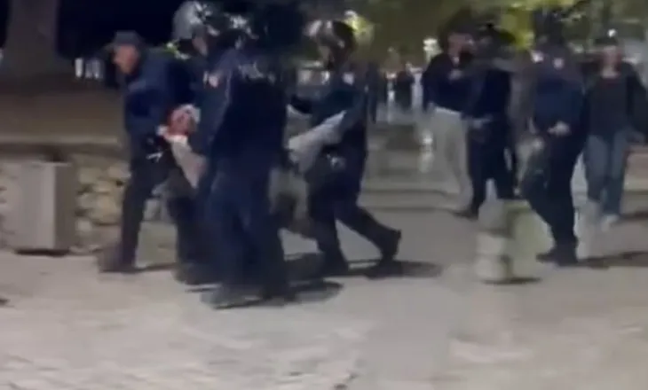 19-vjeçarit i thyen këmbën, reagon Policia e Shtetit, pezullon 4 efektivë dhe shefin e komisarit nr.1