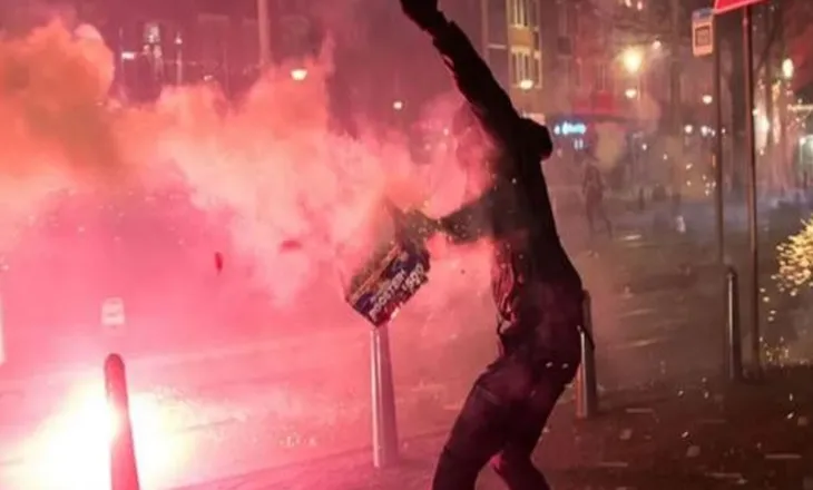 344 kuti me fishekzjarre gati për shitje ndaj protestuesve, pranga 24-vjeçarit në Tiranë! Vlera arrin në 40 mijë euro